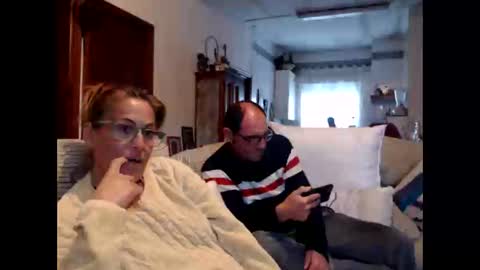 LOLA HUESO y ERIC online show from February 2, 2025, 5:04 pm