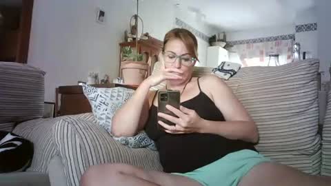 LOLA HUESO y ERIC online show from September 21, 2025, 9:44 am