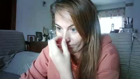 LOLA HUESO y ERIC online show from November 10, 2025, 9:19 am