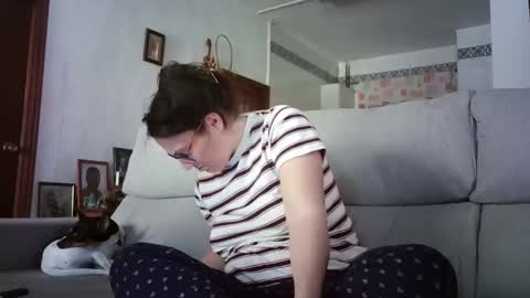 LOLA HUESO y ERIC online show from April 17, 2026, 2:31 pm