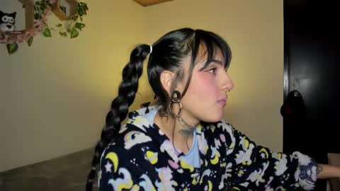 Snapshot of lolaleah_ chatting on January 13, 2026, 1:22 am Lola online show from January 13, 2026, 1:22 am