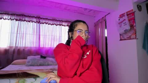 Snapshot of lolaleah_ chatting on April 14, 2026, 6:25 pm Lola online show from April 14, 2026, 6:25 pm