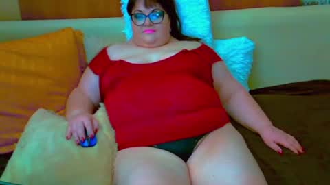 lolalove999 online show from February 2, 2025, 4:32 pm
