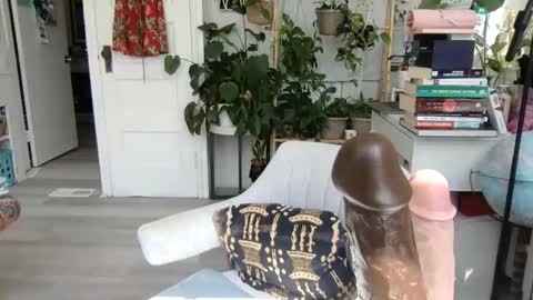 Lola Lustful online show from April 18, 2026, 7:18 pm