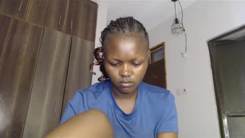 Snapshot of lolamia7 chatting on February 20, 2025, 12:15 pm lolamia7 online show from February 20, 2025, 12:15 pm