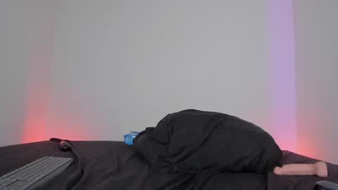 Lola online show from January 5, 2025, 2:06 am