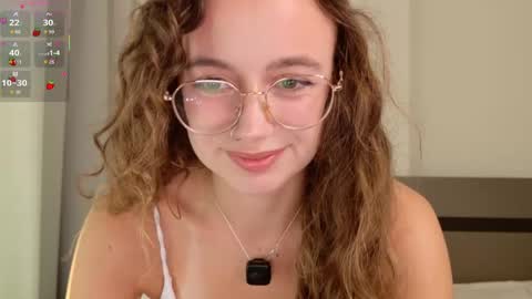 Snapshot of lolatheangel chatting on April 17, 2026, 1:08 am Lolatheangel online show from April 17, 2026, 1:08 am