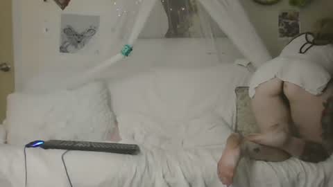 Snapshot of lollipop256080 chatting on October 21, 2025, 5:52 am Lollipop Queen online show from October 21, 2025, 5:52 am