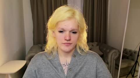 lollita online show from April 12, 2026, 6:18 am