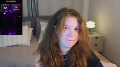 Mona online show from October 15, 2025, 3:12 pm