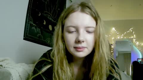 Lilly online show from December 4, 2024, 1:42 pm