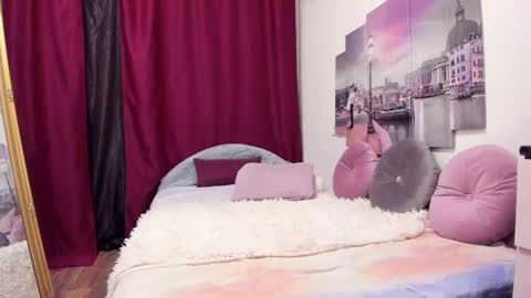 LoloMercier online show from March 8, 2025, 9:08 pm