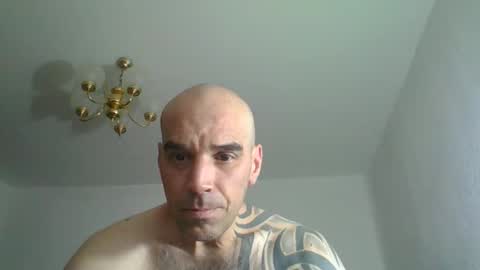 Snapshot of lolotatto chatting on April 2, 2026, 6:11 am lolotatto online show from April 2, 2026, 6:11 am