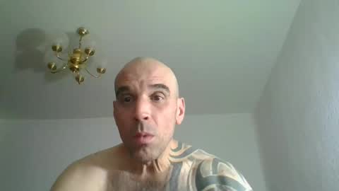 Snapshot of lolotatto chatting on April 2, 2026, 9:23 pm lolotatto online show from April 2, 2026, 9:23 pm