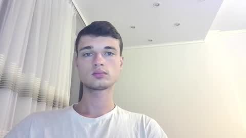 Snapshot of london_tomy chatting on December 18, 2025, 11:55 pm london_tomy online show from December 18, 2025, 11:55 pm