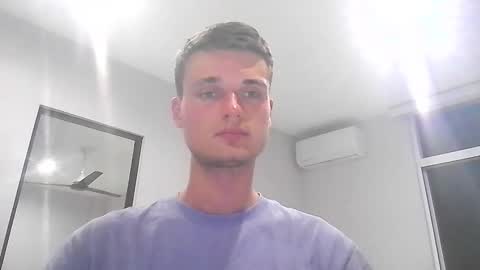 london_tomy online show from March 22, 2026, 2:26 am