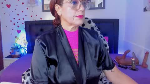 Jennifer  online show from November 28, 2025, 7:05 pm