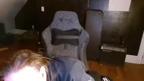 Snapshot of longhair021 chatting on December 31, 2024, 1:36 am longhair online show from December 31, 2024, 1:36 am