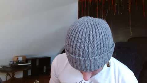 Snapshot of longhair021 chatting on February 18, 2025, 8:03 pm longhair online show from February 18, 2025, 8:03 pm