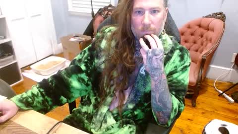 Snapshot of longhair021 chatting on October 22, 2025, 7:13 pm longhair online show from October 22, 2025, 7:13 pm