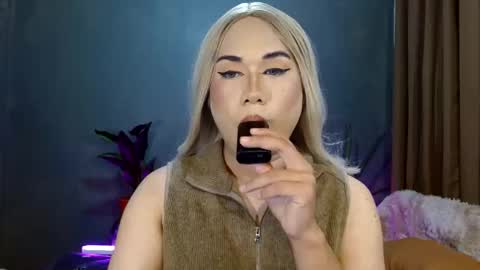 My Lover Dadddy roberto online show from March 5, 2026, 7:59 am