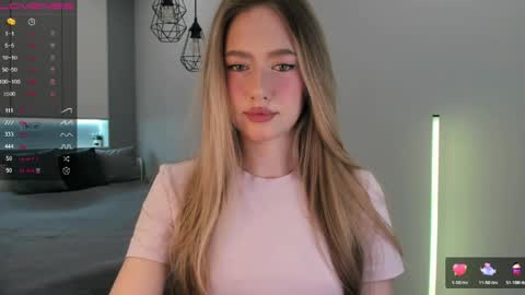Snapshot of longoriaeva chatting on May 5, 2026, 4:04 pm Eva online show from May 5, 2026, 4:04 pm
