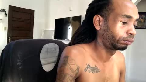 Snapshot of longshaft_ chatting on November 17, 2025, 1:50 pm longshaft_ online show from November 17, 2025, 1:50 pm