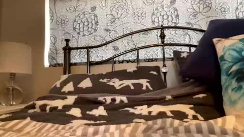 Snapshot of longshank09 chatting on December 6, 2024, 12:16 pm longshank09 online show from December 6, 2024, 12:16 pm