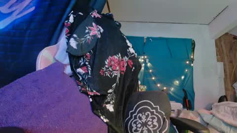 Londoncashmere69  online show from December 12, 2024, 1:10 am