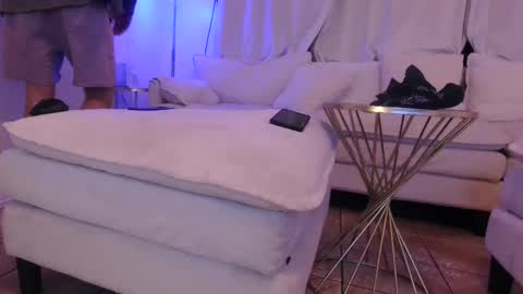 Seamus Love online show from October 6, 2025, 2:09 am