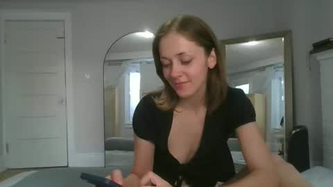 Elanor online show from September 11, 2025, 11:05 pm