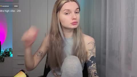 Luna online show from March 20, 2026, 2:27 am