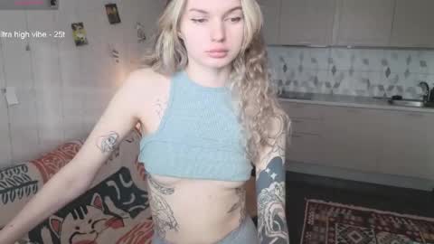 Luna online show from April 22, 2026, 3:35 pm