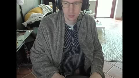 Snapshot of loomie chatting on January 19, 2025, 11:56 am loomie online show from January 19, 2025, 11:56 am