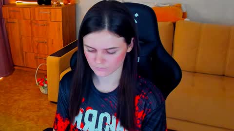 Lora Cain online show from January 6, 2025, 7:02 pm