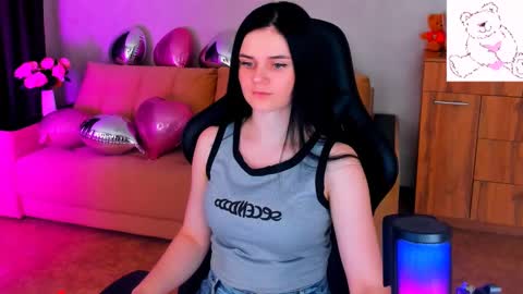 Lora Cain online show from February 14, 2025, 7:12 pm