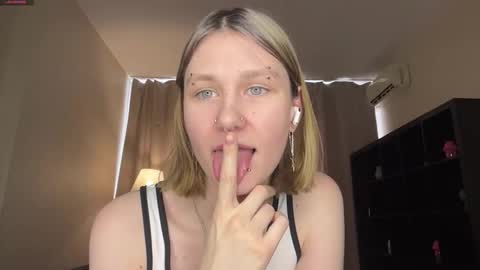 Snapshot of loradarter chatting on February 12, 2026, 7:03 am Lora online show from February 12, 2026, 7:03 am