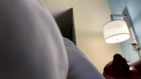 lorans1986463472 online show from November 22, 2025, 4:55 am