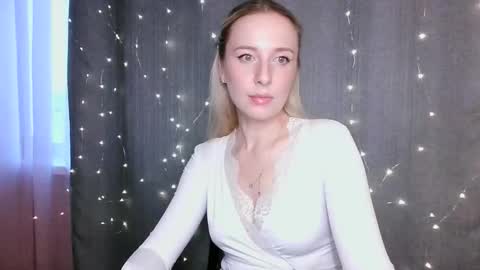 loravine online show from March 24, 2026, 2:55 pm