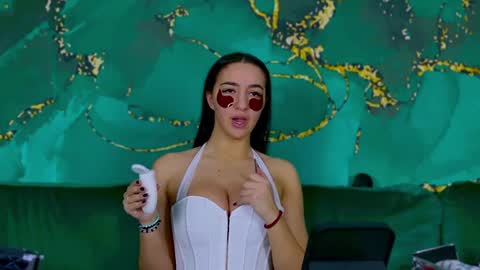 Miss online show from January 19, 2025, 4:04 pm