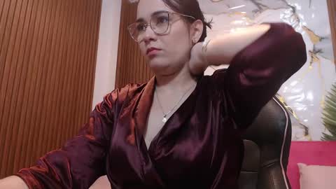 Snapshot of loren_tay chatting on May 5, 2026, 2:41 am Loren online show from May 5, 2026, 2:41 am