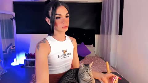 lesly lorena online show from February 1, 2025, 9:11 am