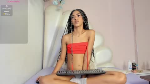 Snapshot of lorena_hawkins chatting on December 15, 2024, 7:42 pm Lorena online show from December 15, 2024, 7:42 pm