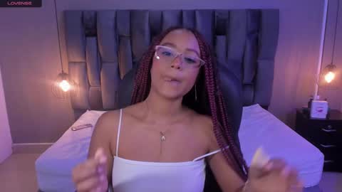 Lorena Vieira  online show from February 27, 2025, 5:58 pm