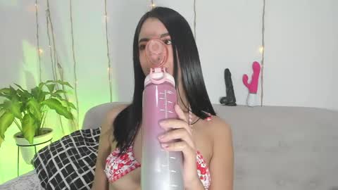 Snapshot of lorens_martin chatting on May 7, 2026, 5:18 pm L O R E N online show from May 7, 2026, 5:18 pm