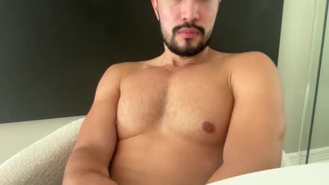 Lorenzo online show from November 27, 2025, 8:22 pm