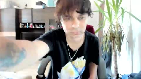Snapshot of lorenzoboy99 chatting on April 26, 2026, 12:03 pm LORENZO Boy online show from April 26, 2026, 12:03 pm