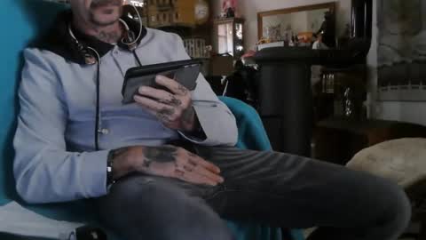 Snapshot of lorenzotdu41 chatting on February 18, 2026, 9:38 am Lorenzot41 online show from February 18, 2026, 9:38 am