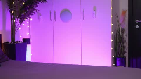 LoretteLorena online show from February 1, 2026, 7:56 pm