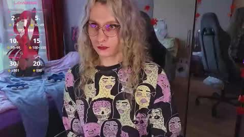 Lori -----------------------------------    online show from September 19, 2025, 3:24 pm